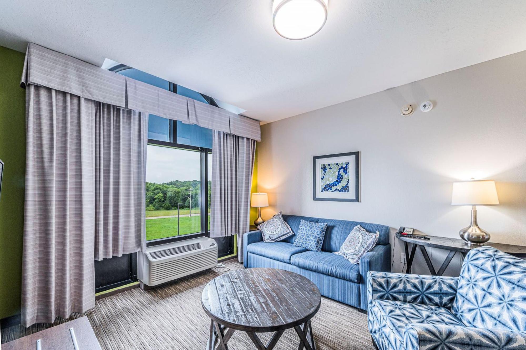 Holiday Inn Express Hotel & Suites Franklin By Ihg Exterior photo