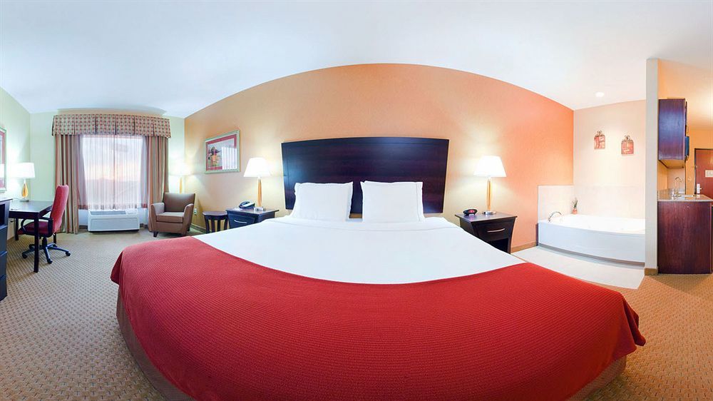 Holiday Inn Express Hotel & Suites Franklin By Ihg Exterior photo